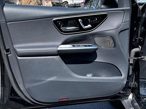 Used 2026 Mercedes-Benz GLC 300 4MATIC image 21