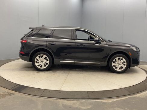 Used 2023 Lincoln Corsair AWD image 6