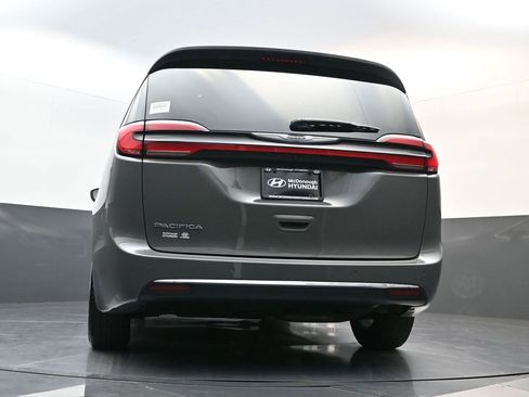 Used 2022 Chrysler Pacifica Touring-L image 29