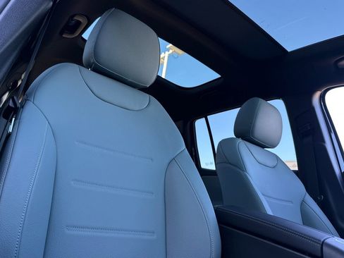 New 2026 Mercedes-Benz GLB 250 image 32