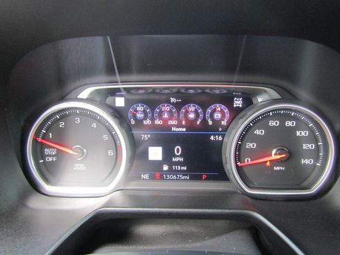 Used 2021 Chevrolet Suburban Premier w/ Premium Package AWD/4WD image 17