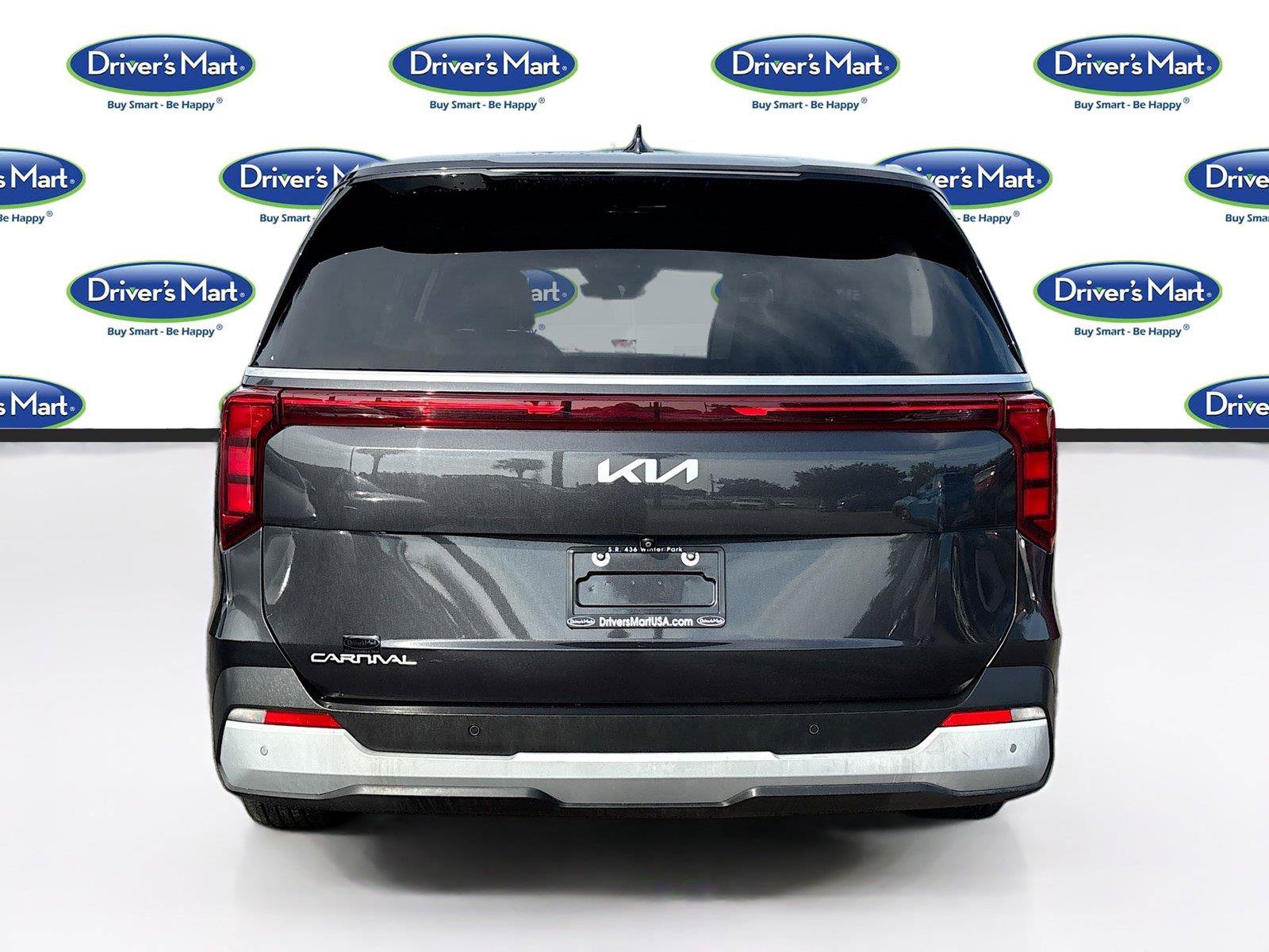 Used 2025 Kia Carnival FWD image 6
