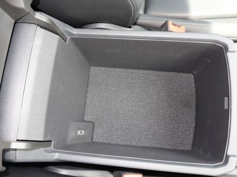 Used 2019 Volkswagen Atlas SE FWD image 26
