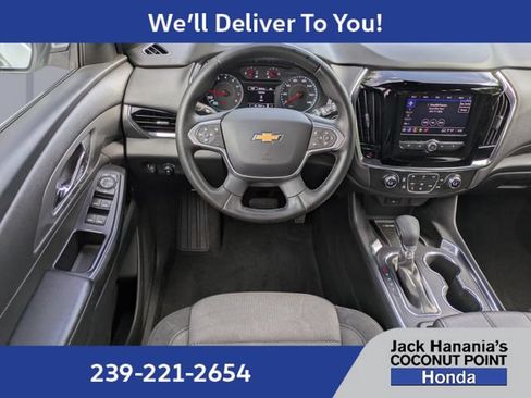 Used 2023 Chevrolet Traverse LT FWD image 16