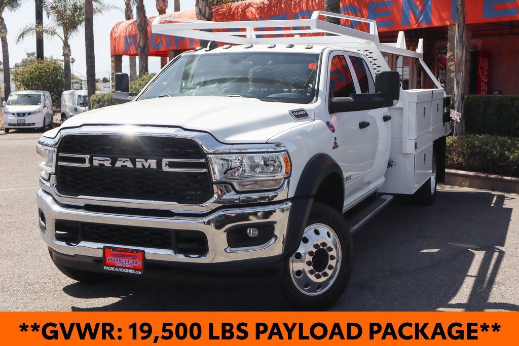 Used 2022 RAM 5500 Tradesman w/ Chrome Appearance Group RWD image 4