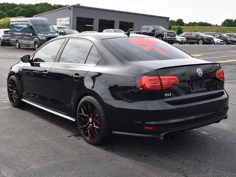 Used 2016 Volkswagen Jetta GLI SE FWD image 2