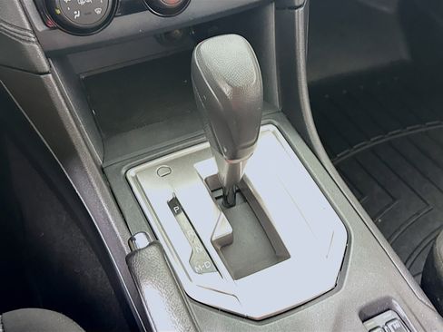 Used 2018 Subaru Impreza 2.0i Premium image 18