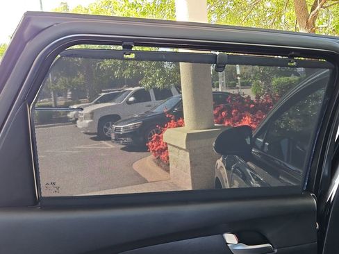 Used 2023 Hyundai Santa Fe Limited w/ Cargo Package image 33