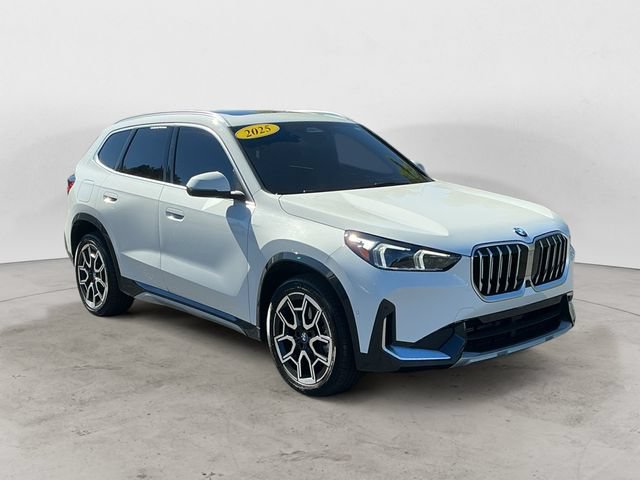 Used 2025 BMW X1 xDrive28i w/ Technology Package AWD/4WD image 3