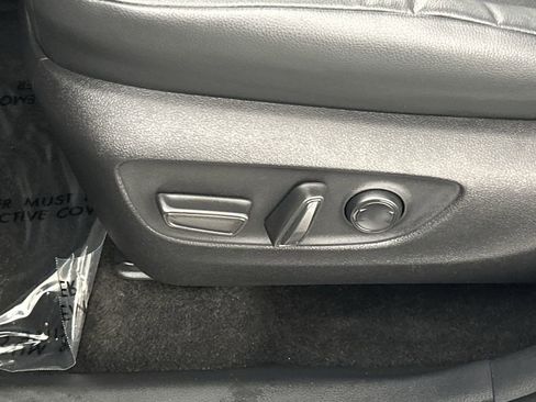 Used 2025 Toyota Grand Highlander AWD image 19