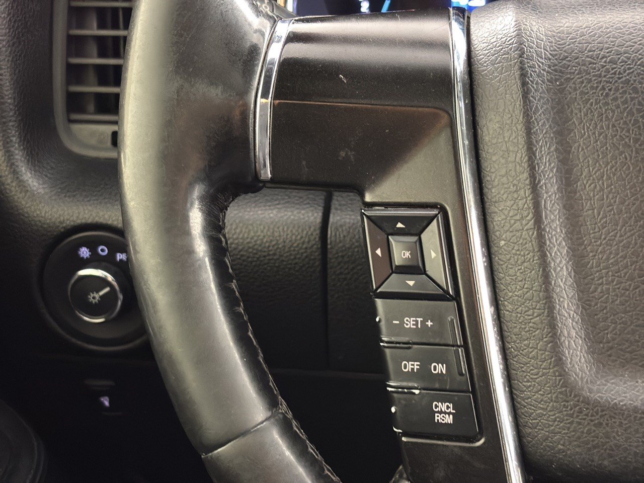 Used 2016 Lincoln Navigator L Select RWD image 18