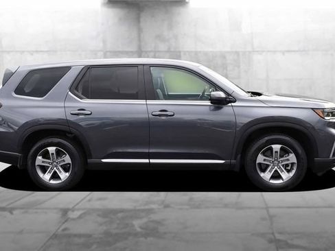 Used 2025 Honda Pilot EX-L image 5