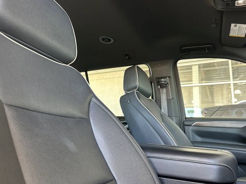 Used 2023 Chevrolet Suburban Premier AWD/4WD image 18