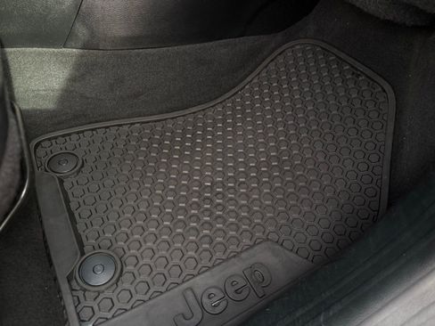 Used 2023 Jeep Compass Trailhawk w/ Trailhawk Convenience Group image 20