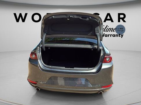 Used 2023 MAZDA MAZDA3 s FWD image 9