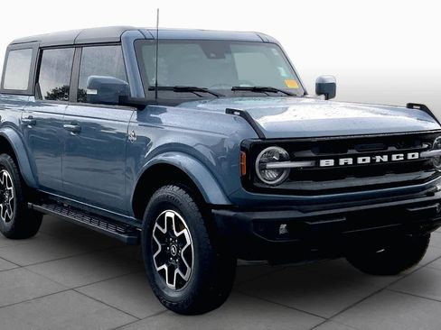 Used 2024 Ford Bronco Outer Banks AWD/4WD image 3