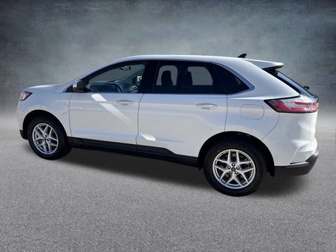 Used 2022 Ford Edge SEL image 3