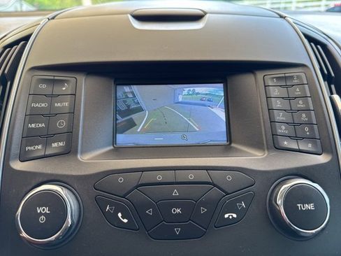 Used 2016 Ford Edge SE image 19