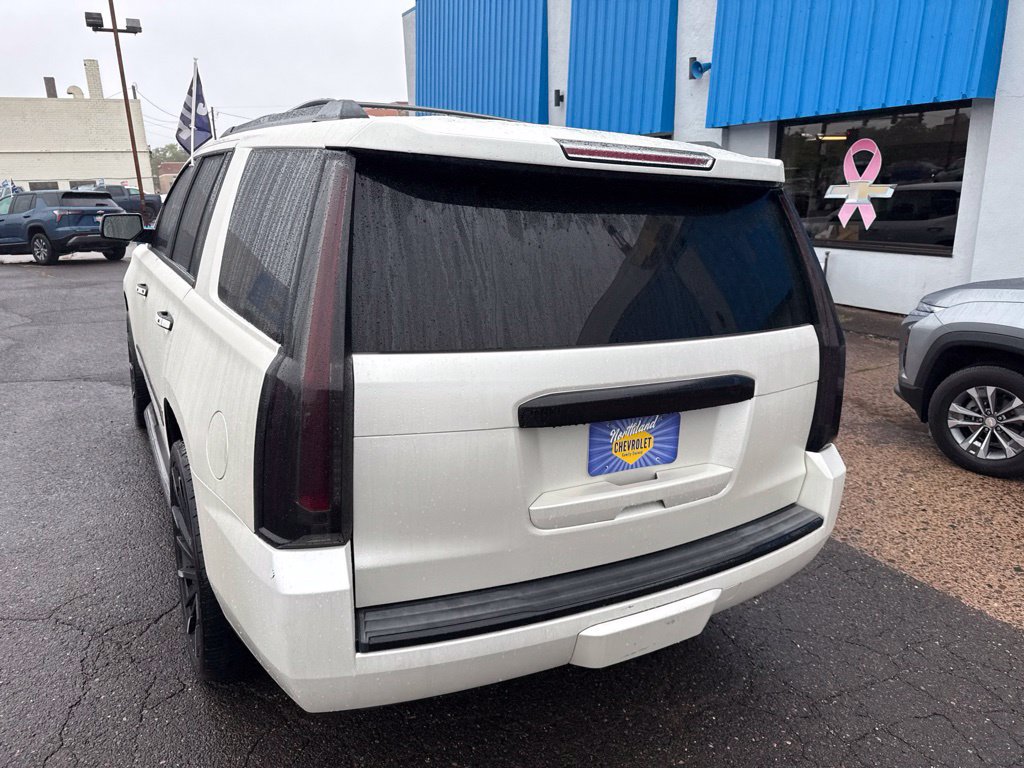 Used 2017 GMC Yukon Denali AWD/4WD image 12
