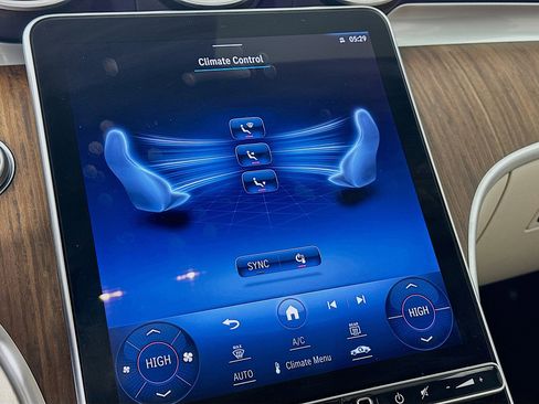 Certified 2022 Mercedes-Benz C 300 4MATIC Sedan image 19