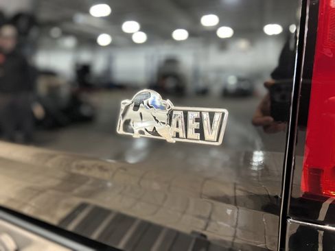 Used 2020 Chevrolet Colorado ZR2 w/ Colorado ZR2 Bison Edition image 15