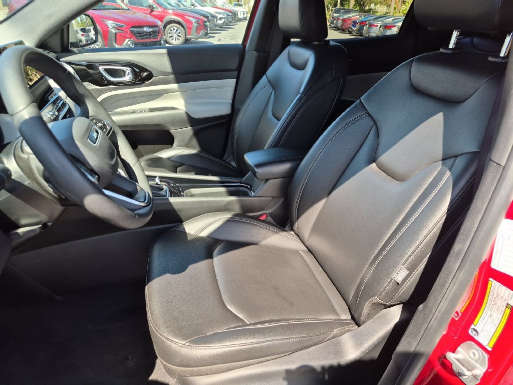 Used 2025 Jeep Compass Limited AWD/4WD image 25