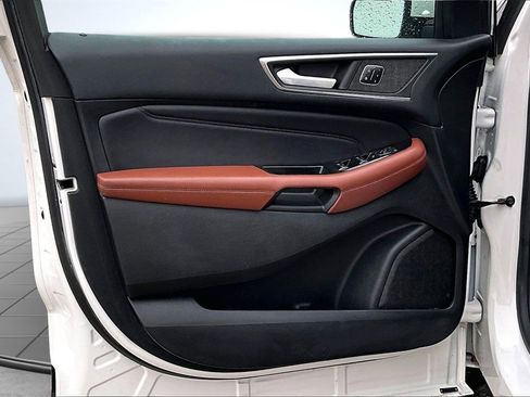 Used 2015 Ford Edge Titanium w/ Equipment Group 301A image 23