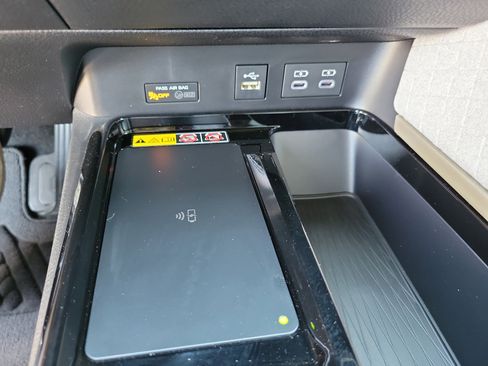 Used 2026 Toyota Camry XLE FWD image 18