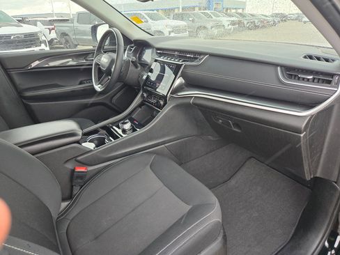 Used 2023 Jeep Grand Cherokee Laredo w/ Luxury Tech Group I image 26