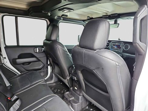 Used 2018 Jeep Wrangler Unlimited Sahara image 16