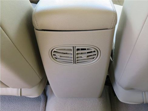 Used 2005 Ford Five Hundred Limited AWD/4WD image 9