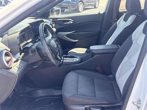 Certified 2024 Chevrolet Trax RS w/ Driver Confidence Package FWD image 17