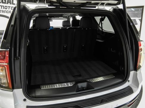 Used 2024 Chevrolet Suburban RST w/ Luxury Package AWD/4WD image 68