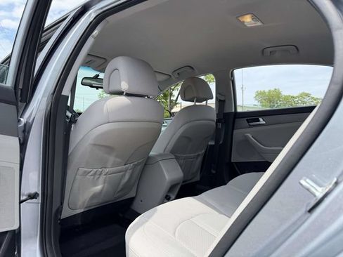 Used 2016 Hyundai Sonata SE FWD image 17