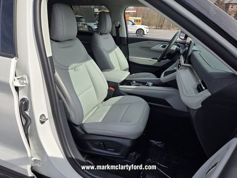New 2026 Ford Explorer Active w/ Active Comfort Package RWD image 13