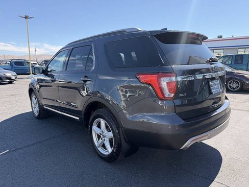 Used 2017 Ford Explorer XLT w/ Equipment Group 202A AWD/4WD image 3