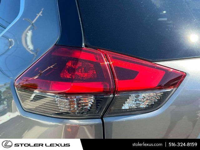 Used 2020 Nissan Rogue SV AWD/4WD image 15