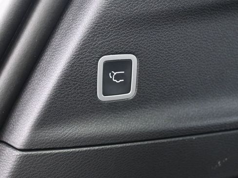 New 2026 Chrysler Pacifica Select image 33