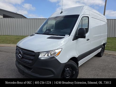 Used 2026 Mercedes-Benz Sprinter 2500 image 1