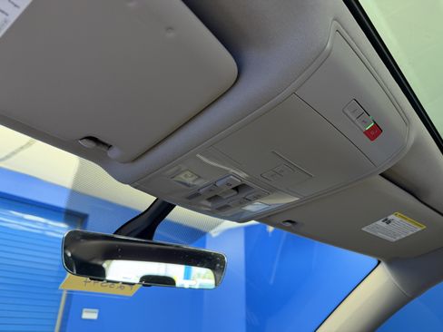 Used 2023 Volkswagen Atlas SE w/ Panoramic Sunroof Package AWD/4WD image 23