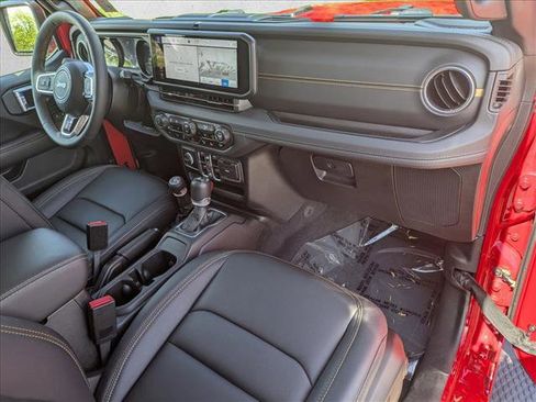 Used 2024 Jeep Wrangler Unlimited Sahara w/ Safety Group AWD/4WD image 20