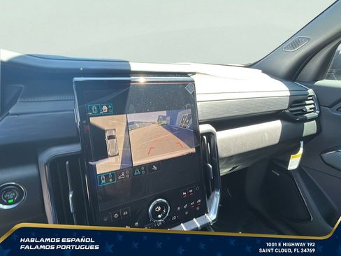 New 2026 GMC Acadia AT4 w/ Luxury Package AWD/4WD image 16