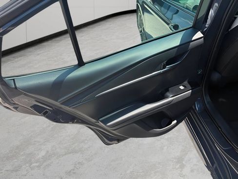 Used 2025 Toyota Camry SE FWD image 7