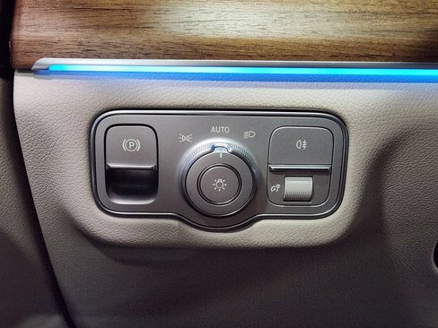 Used 2024 Mercedes-Benz GLS 450 4MATIC image 42