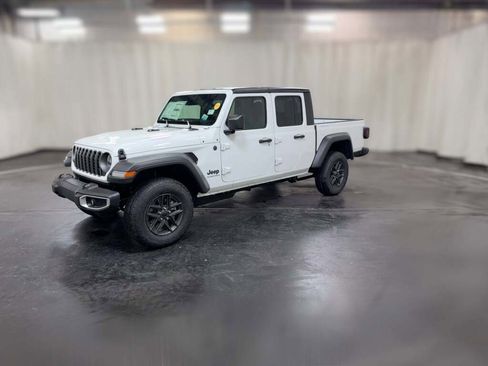 New 2026 Jeep Gladiator Sport image 4