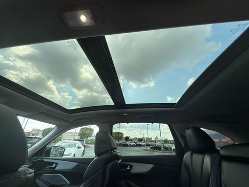 Certified 2024 Acura MDX SH-AWD w/ Technology Package image 39