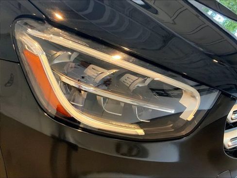 Used 2022 Mercedes-Benz GLC 300 4MATIC image 10