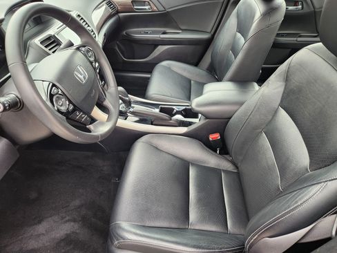 Used 2017 Honda Accord EX-L image 12