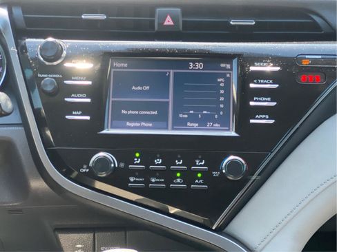 Used 2019 Toyota Camry LE image 12