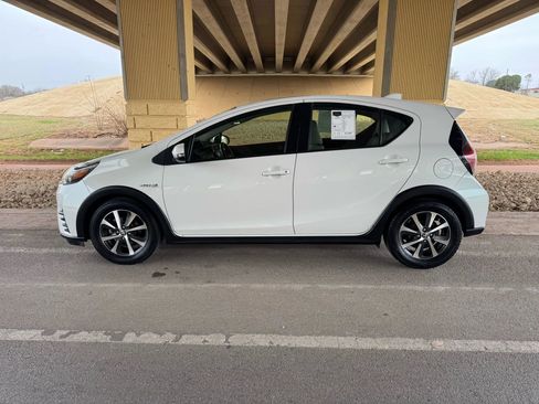 Used 2018 Toyota Prius C Four w/ Carpet Mat Package image 4